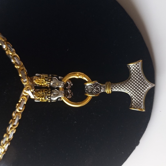 Men's Viking Wolf Head Necklace & Bracelet, includes Nordic Hammerhead Pendant - Picture 7 of 8